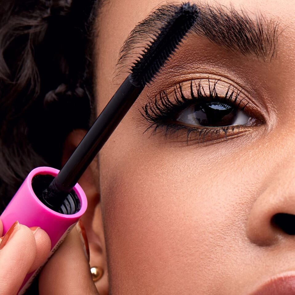 ESSENCE - Crazy Volume Mascara - Ultra Black