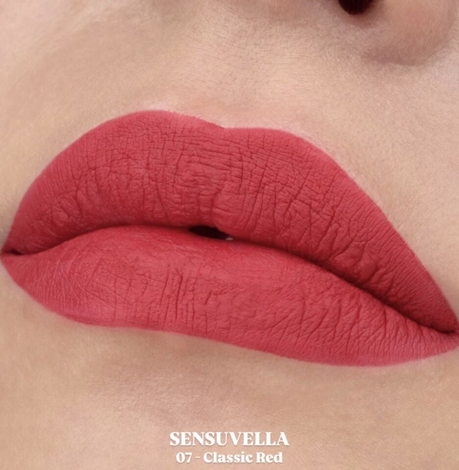 ESSENCE - 8h Matte Liquid Lipstick - 07 Classic Red