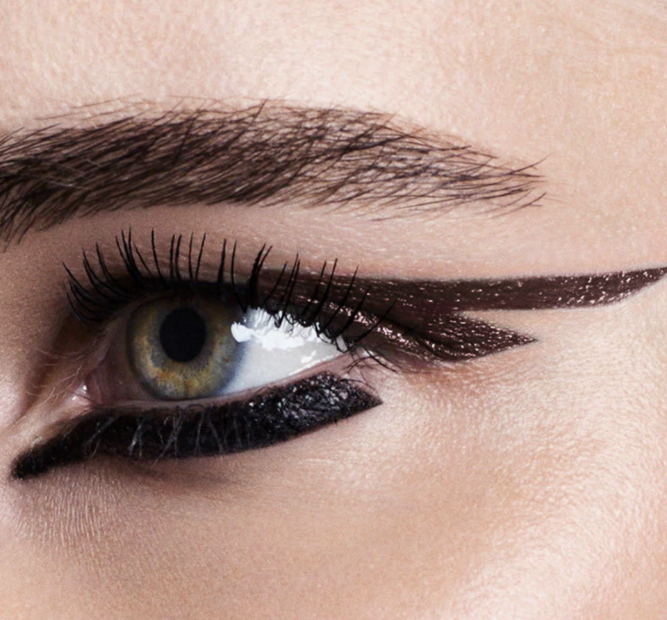 REVLON - So Fierce Vinyl Eyeliner - 861 Mighty Mocha